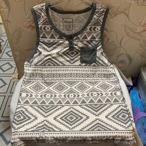 Dikotomy - Co. Gray & White Southwest Aztec Style Print Tank Top w Pocket - XL